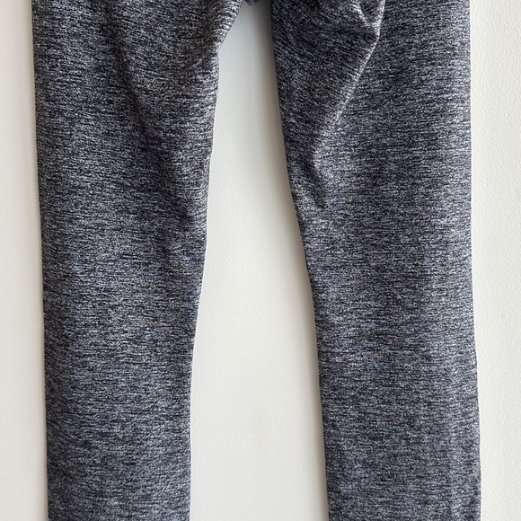 Lululemon Heather Gray High-Waisted Leggings, Size 4 - Picture 11 of 16
